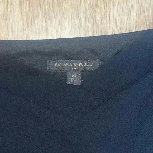 Banana Republic Double Layer Flowy tank top blouse - Picture 2 of 4